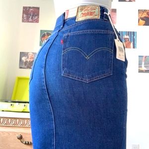 NWT LEVI'S DENIM PENCIL SKIRT